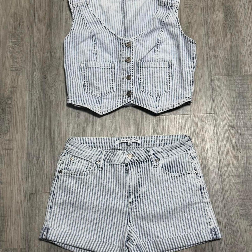 Celebrity Pink Striped Denim Vest and Shorts Set Women Size M